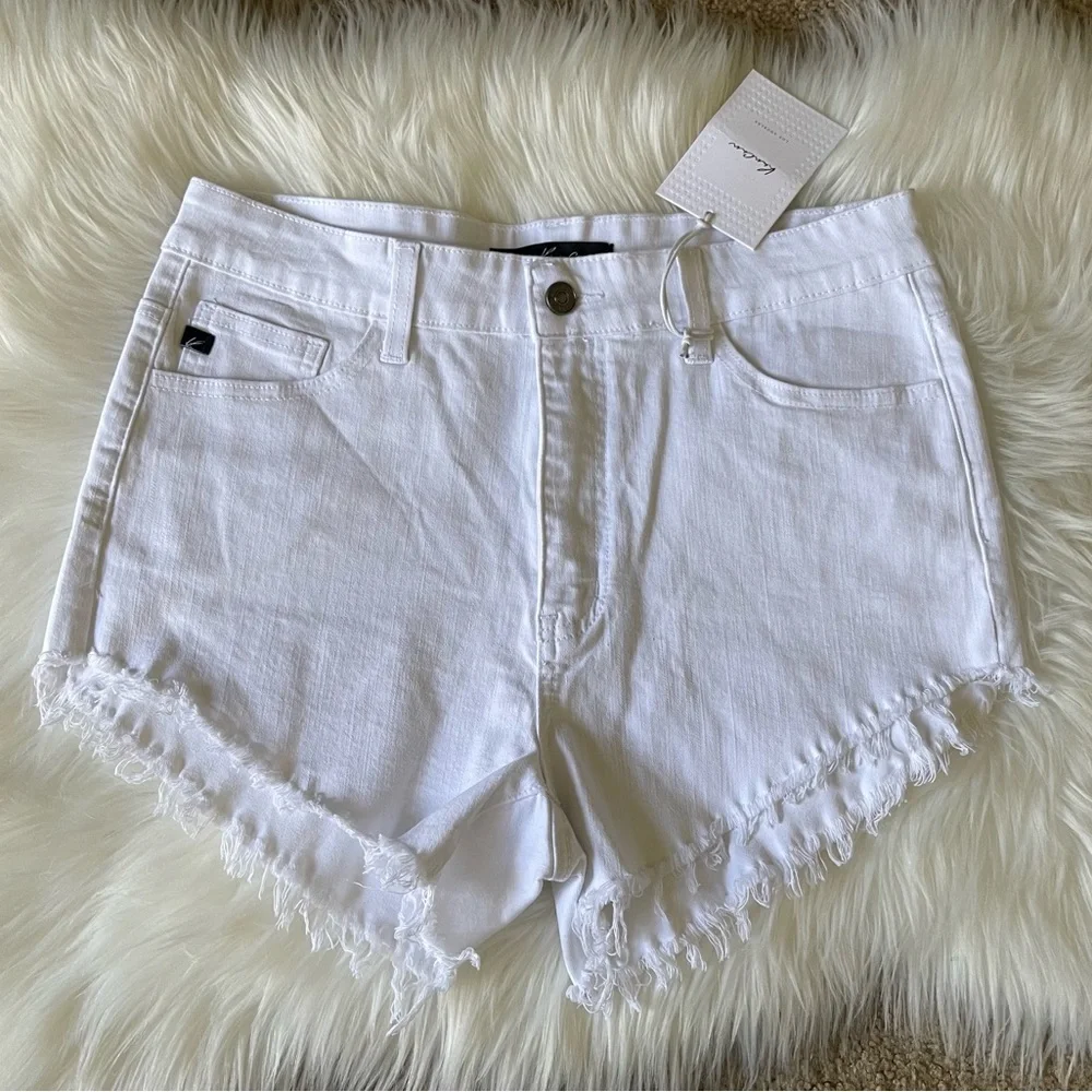 Kancan Women’s High Rise Stretch White Short Size 29. NWT